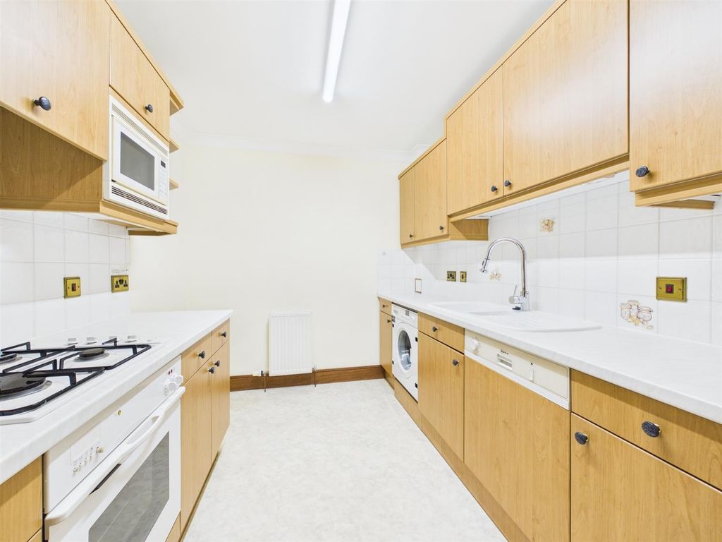 Additional image 6 of 2 bed flat for sale11 Riverview Park, Dundee Road, Perth PH2