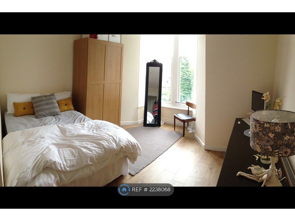 Property photo 3 of 8 Bedroom Alternative Layout