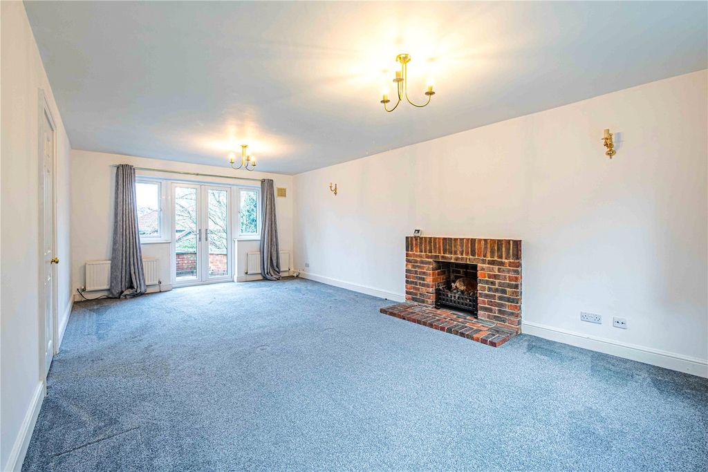 Property photo 2 of 22 Picture No. 12