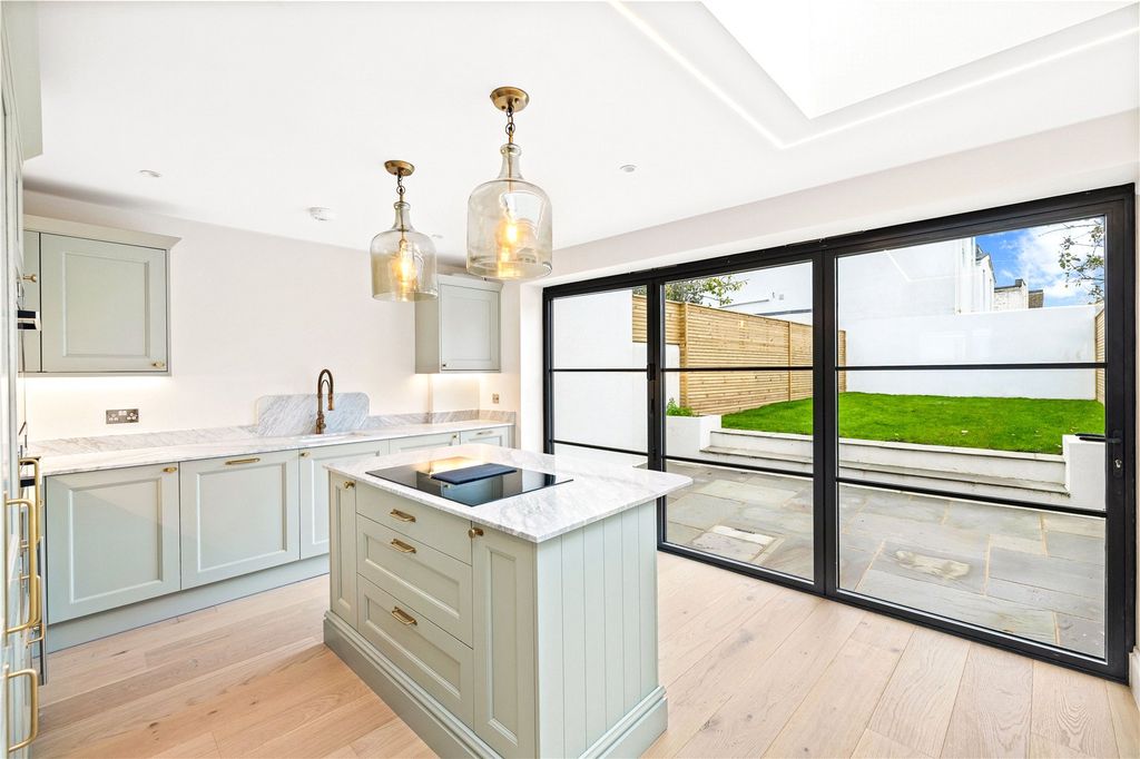 Property photo 1 of 27 Picture No. 21