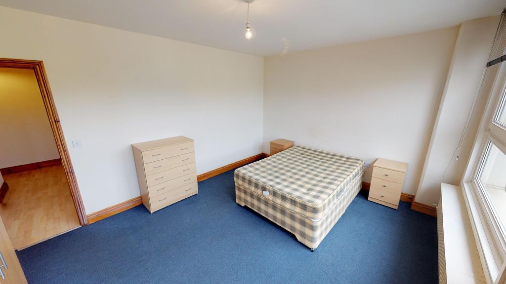 Property photo 3 of 4