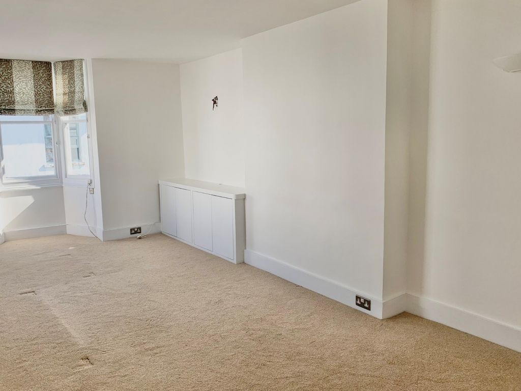 Property photo 3 of 13 4607132