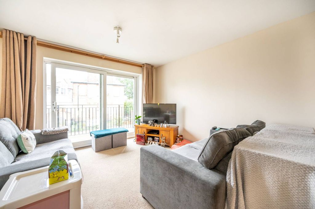 Property photo 2 of 10