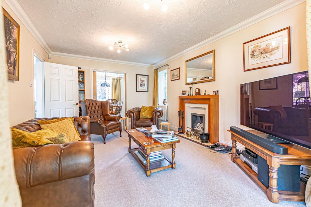 Property photo 2 of 22