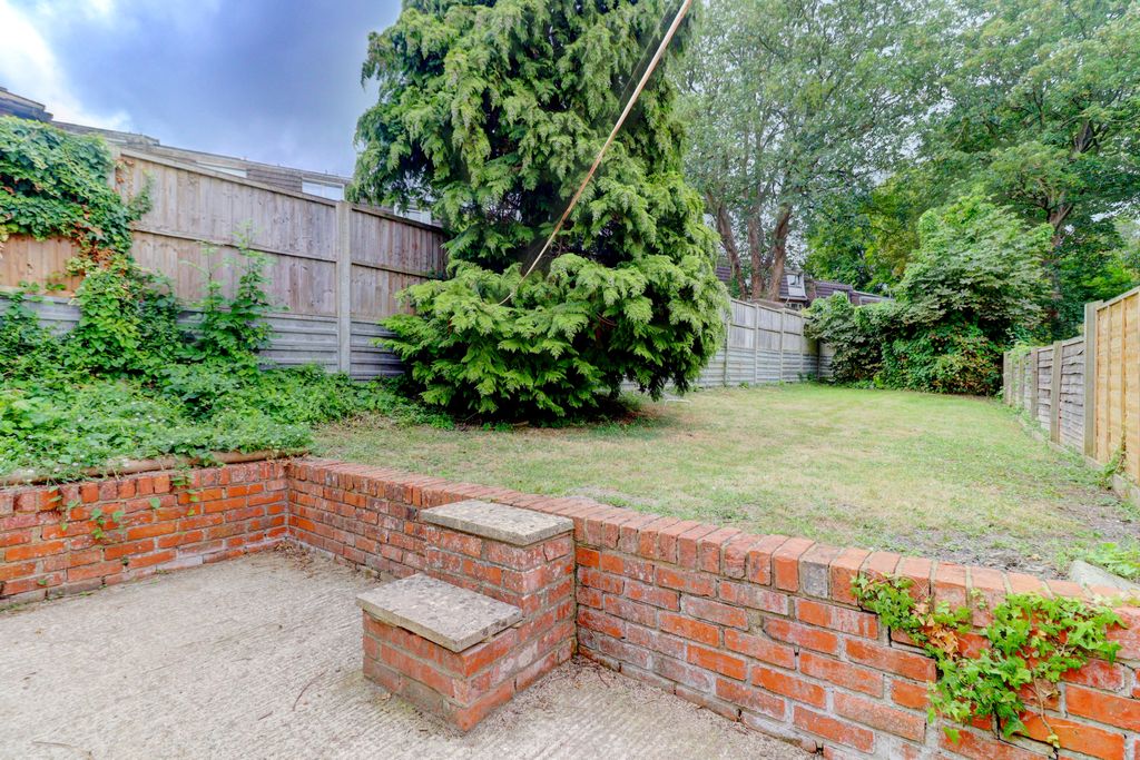 Property photo 2 of 9 Picture No. 22