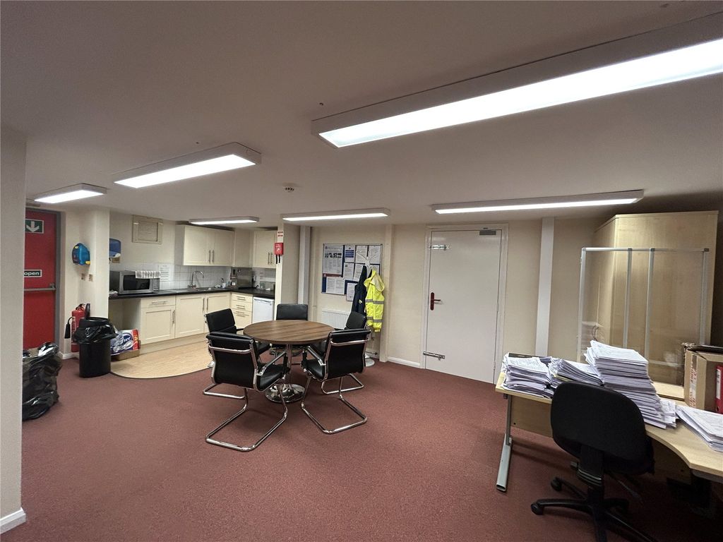 Property photo 2 of 11 Picture No. 01