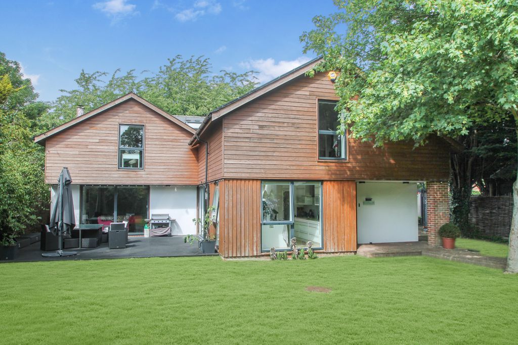 Property photo 1 of 33