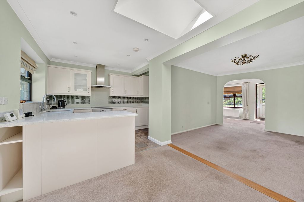 Property photo 3 of 19