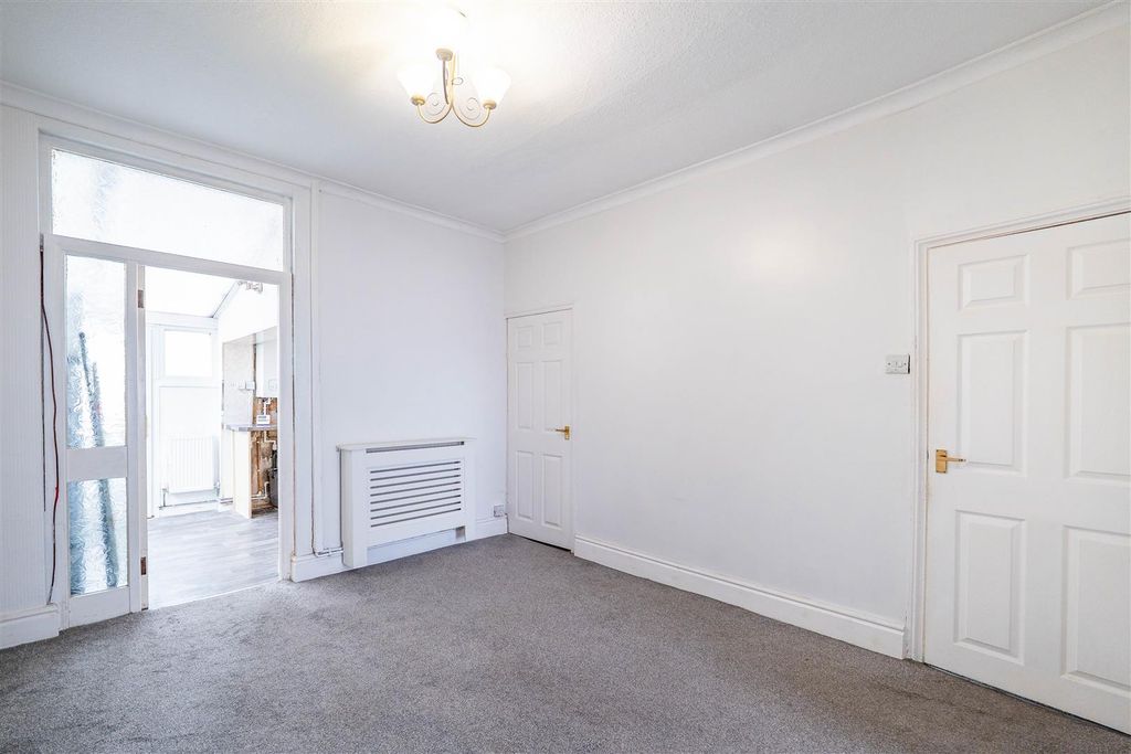 Property photo 3 of 17 Dining Room