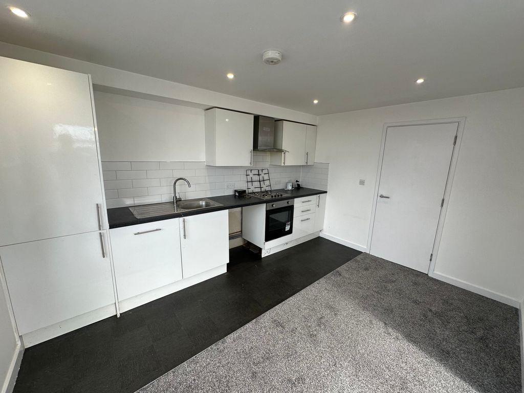 Property photo 1 of 4 Kitchen