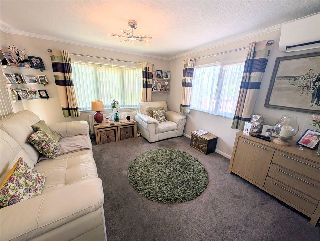 Property photo 2 of 12 Picture No. 05