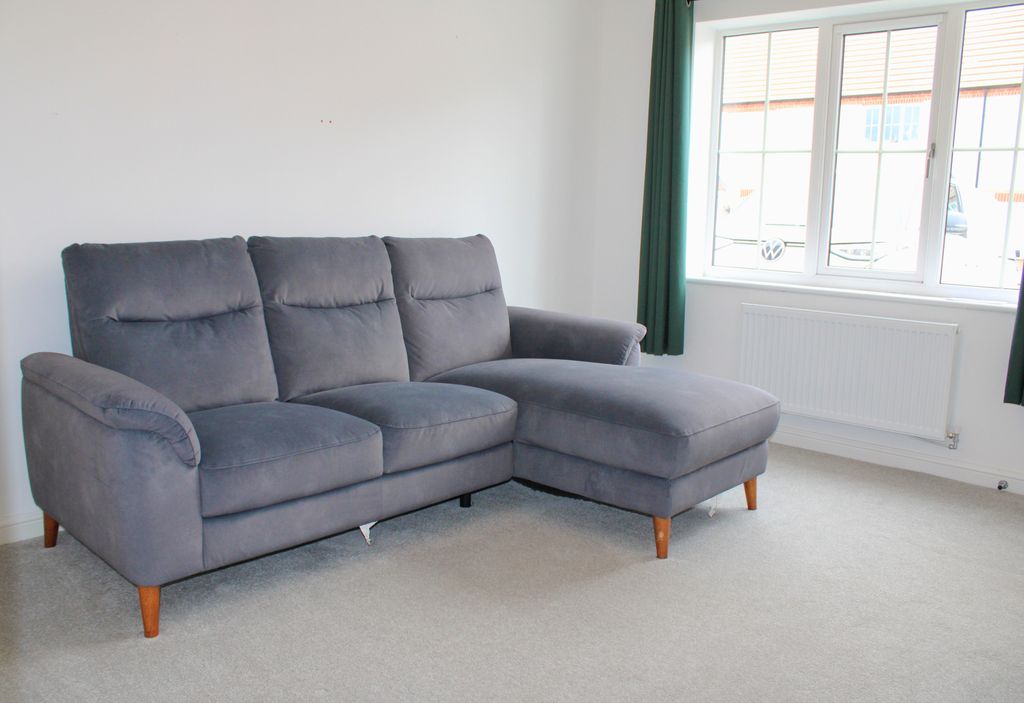 Property photo 2 of 12