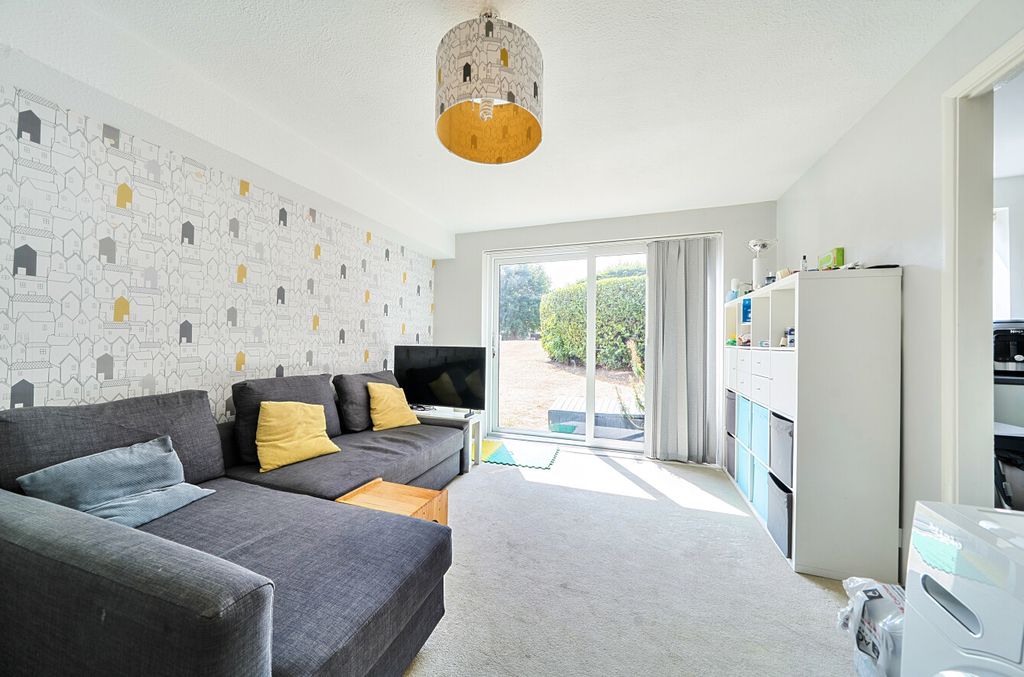 Property photo 2 of 18 1488429-9-6A63A03...
