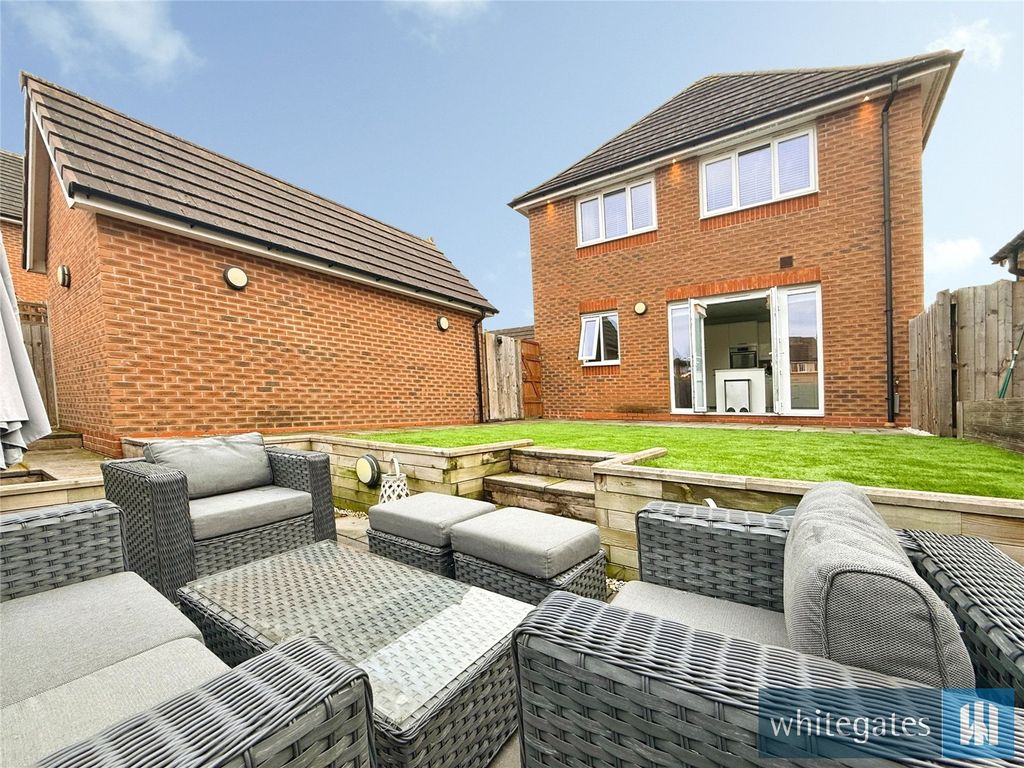 Property photo 2 of 36 Picture No. 32