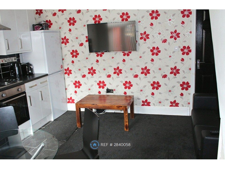 Property photo 3 of 13