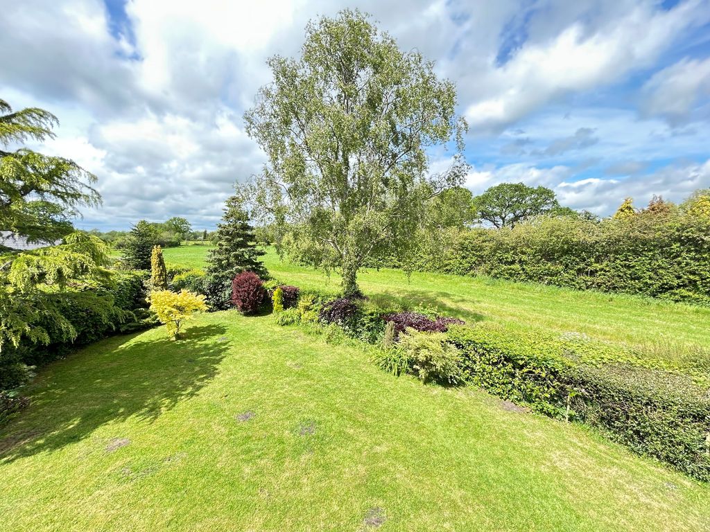 Property photo 3 of 32