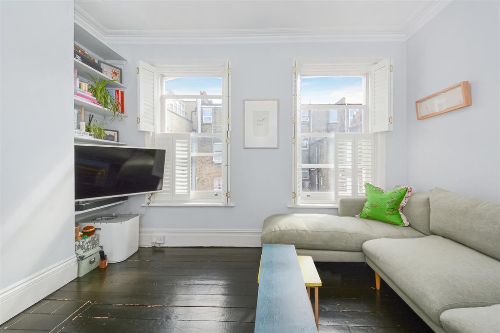 Property photo 2 of 13 Eagle Mansions (5).Jpg