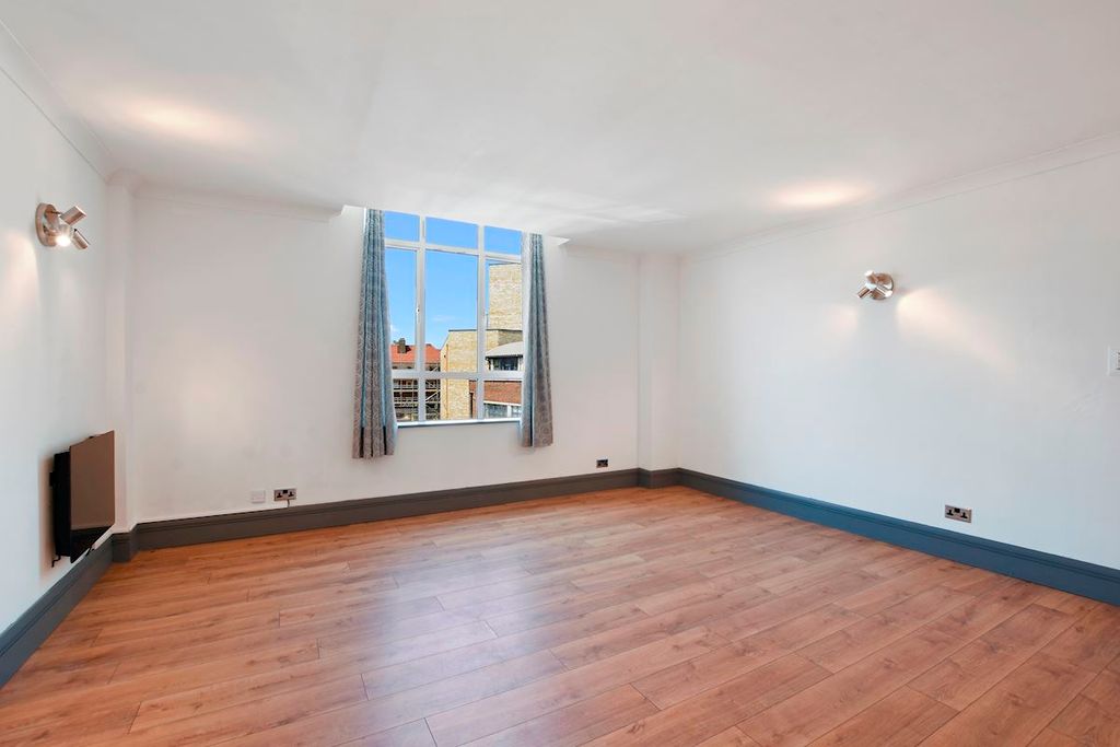Property photo 3 of 7