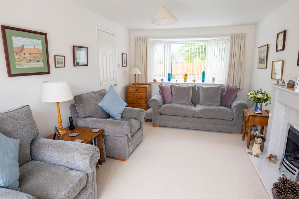 Property photo 2 of 40
