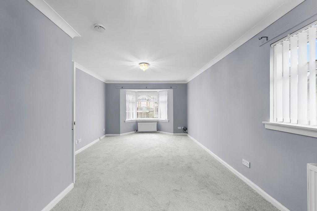 Property photo 2 of 26