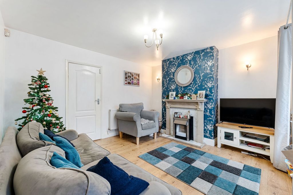 Property photo 3 of 21