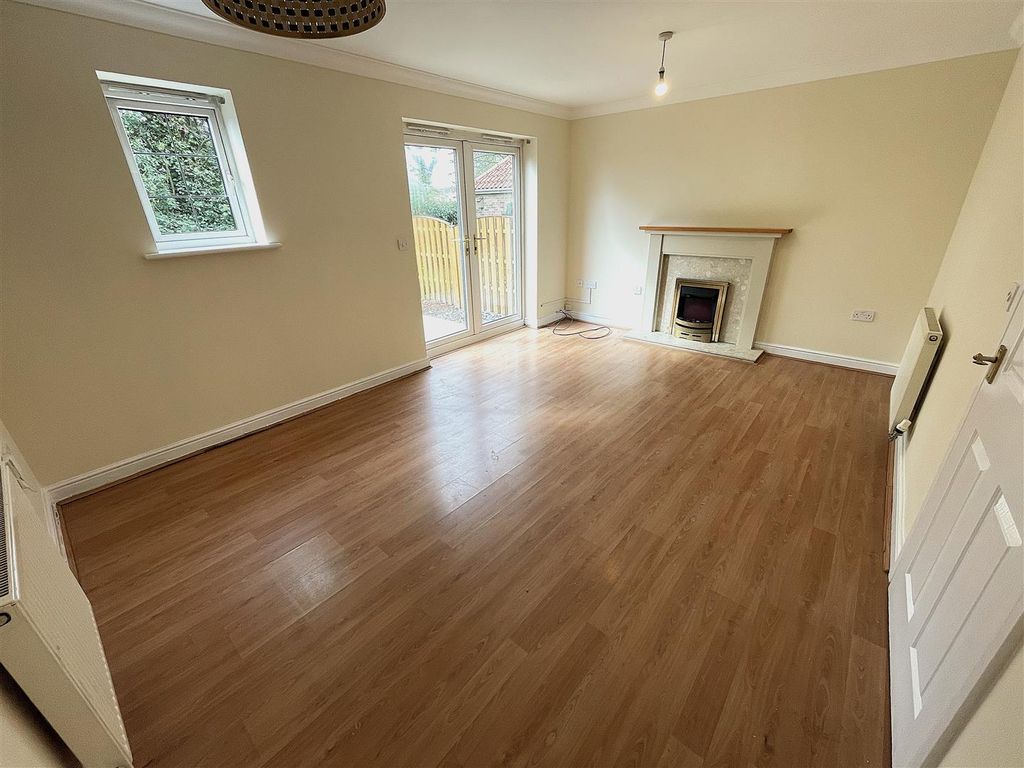 Property photo 2 of 22 Lounge