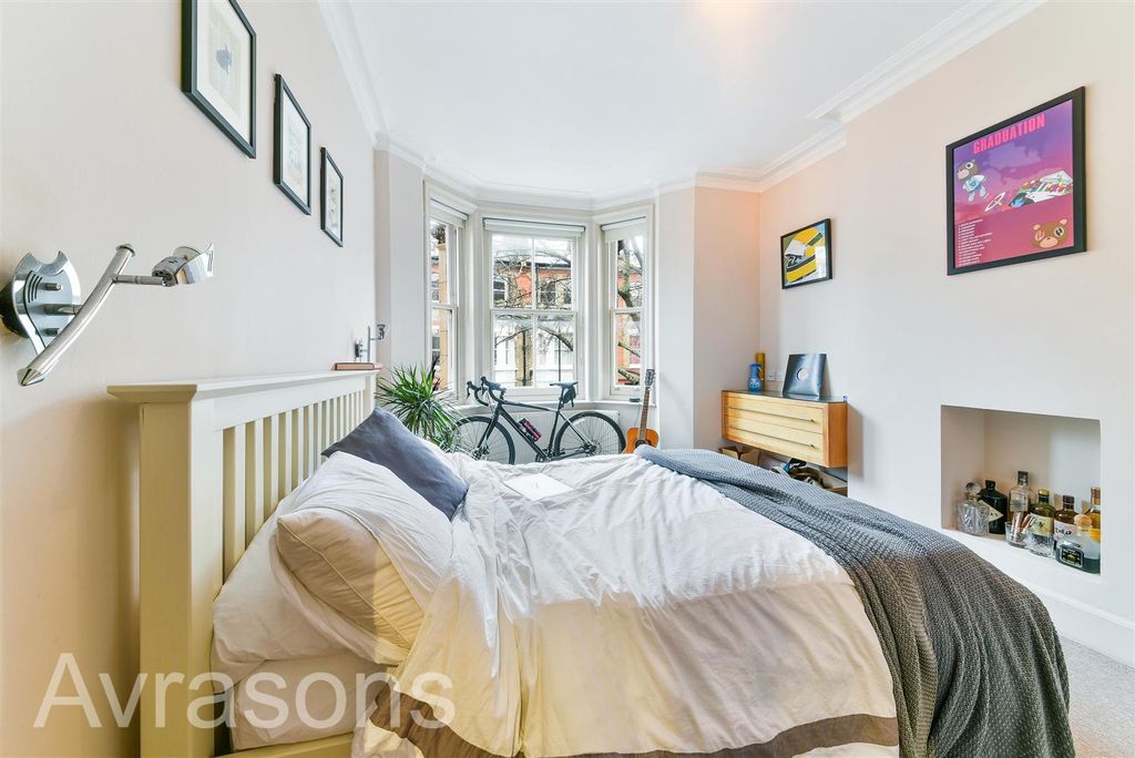 Property photo 1 of 10 Bedroom