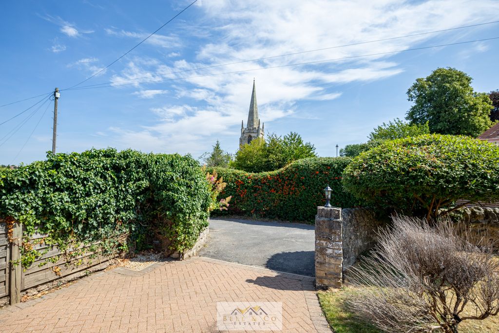 Property photo 3 of 31