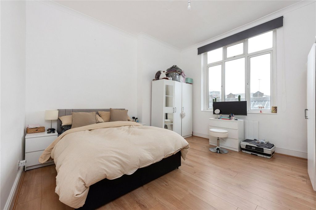 Property photo 2 of 11 Picture No. 13