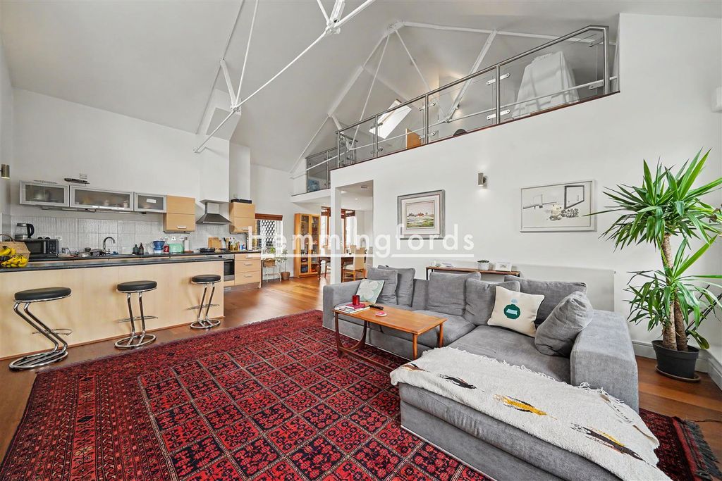 Property photo 3 of 18 Wollaton House N1-7.Jpg
