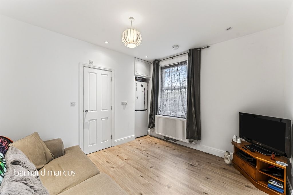 Property photo 3 of 12