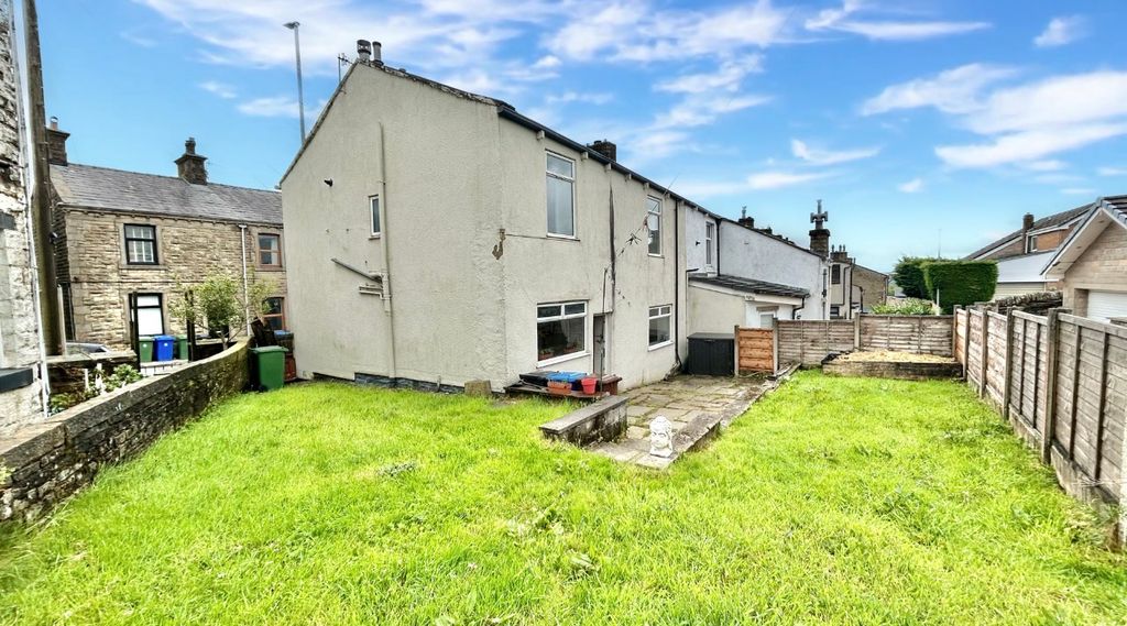 Property photo 3 of 18 4