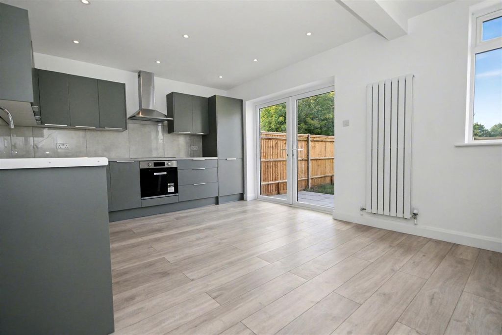 Property photo 3 of 13 Img_8001.Jpg