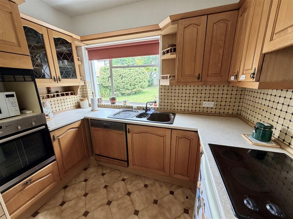 Property photo 3 of 22 Kitchen