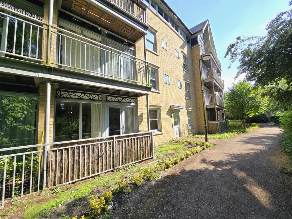 Property photo 2 of 12