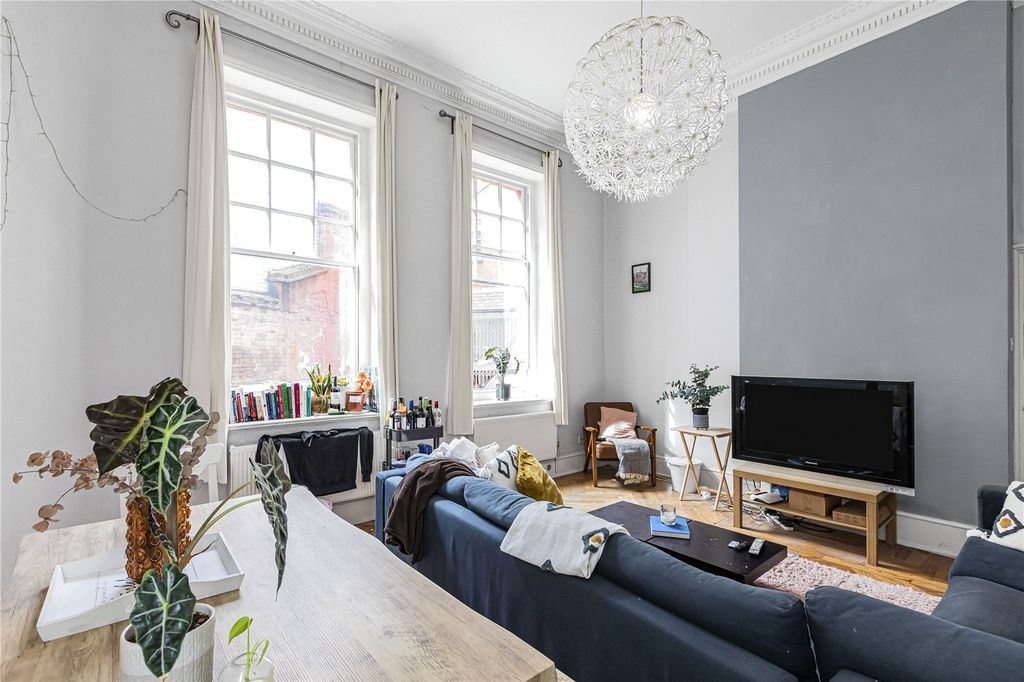 Property photo 2 of 18 Reception Room