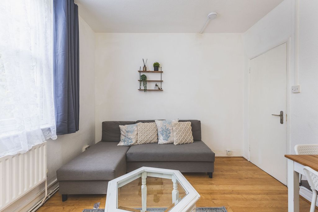 Property photo 3 of 21