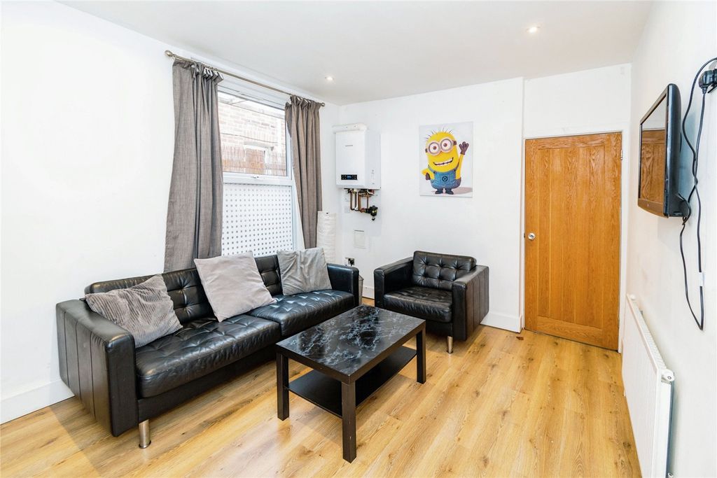 Property photo 3 of 14 Picture No. 02