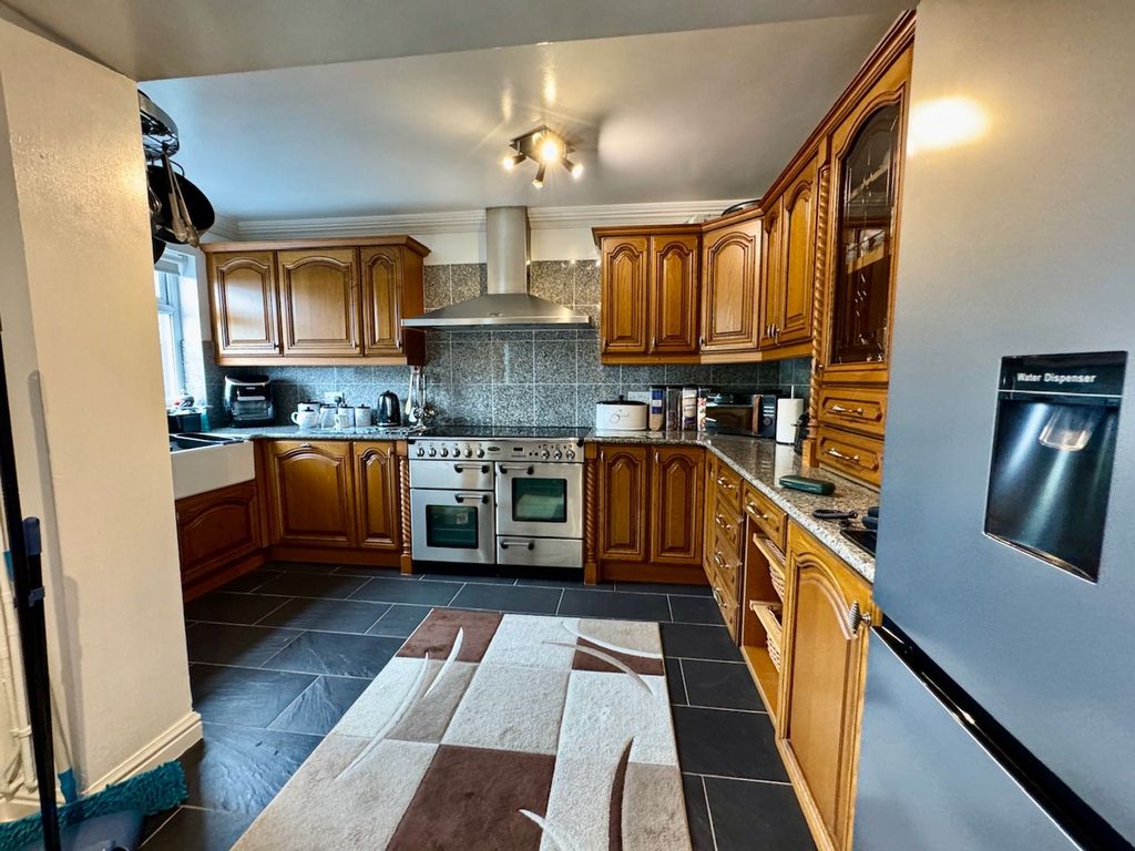 Property photo 2 of 49