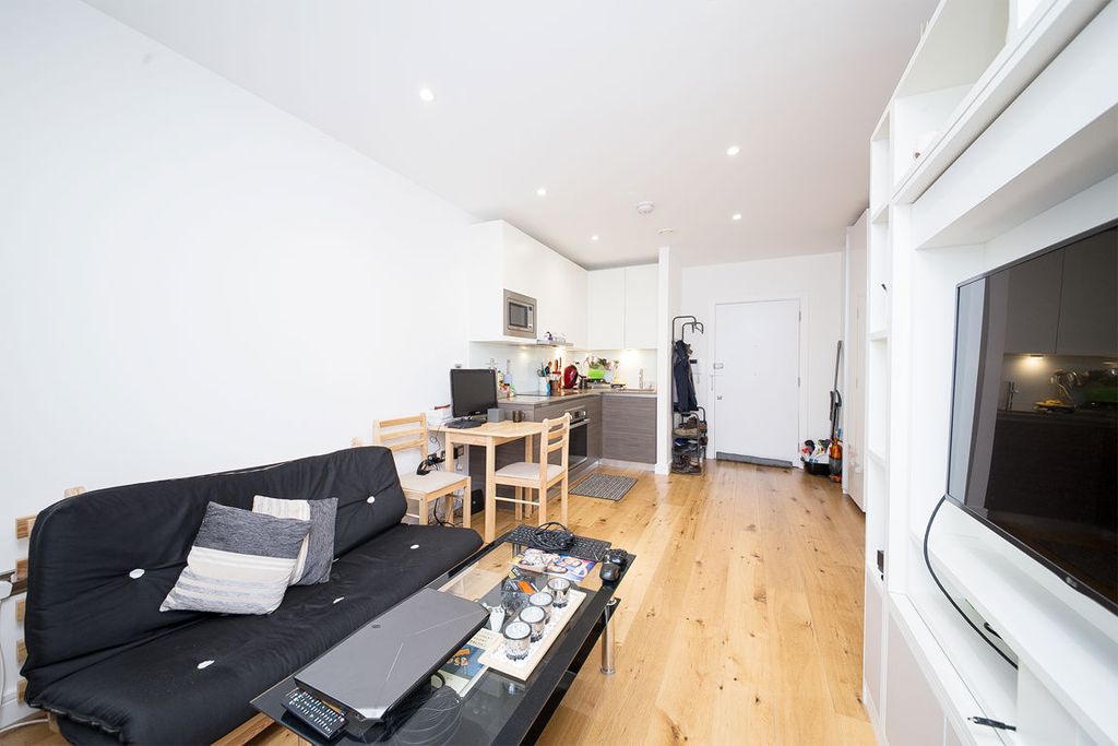 Property photo 2 of 8