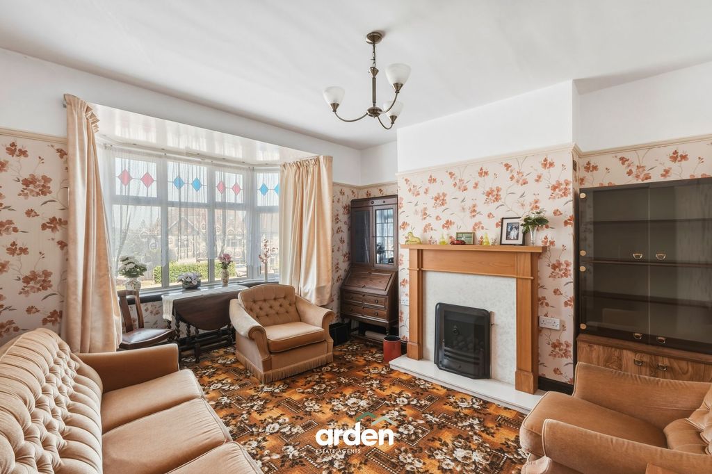 Property photo 2 of 12