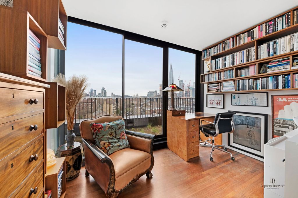 Curated visual reference: Gallery Detail: The Jam Factory Se1 2 Bed Penthouse For Sale 1