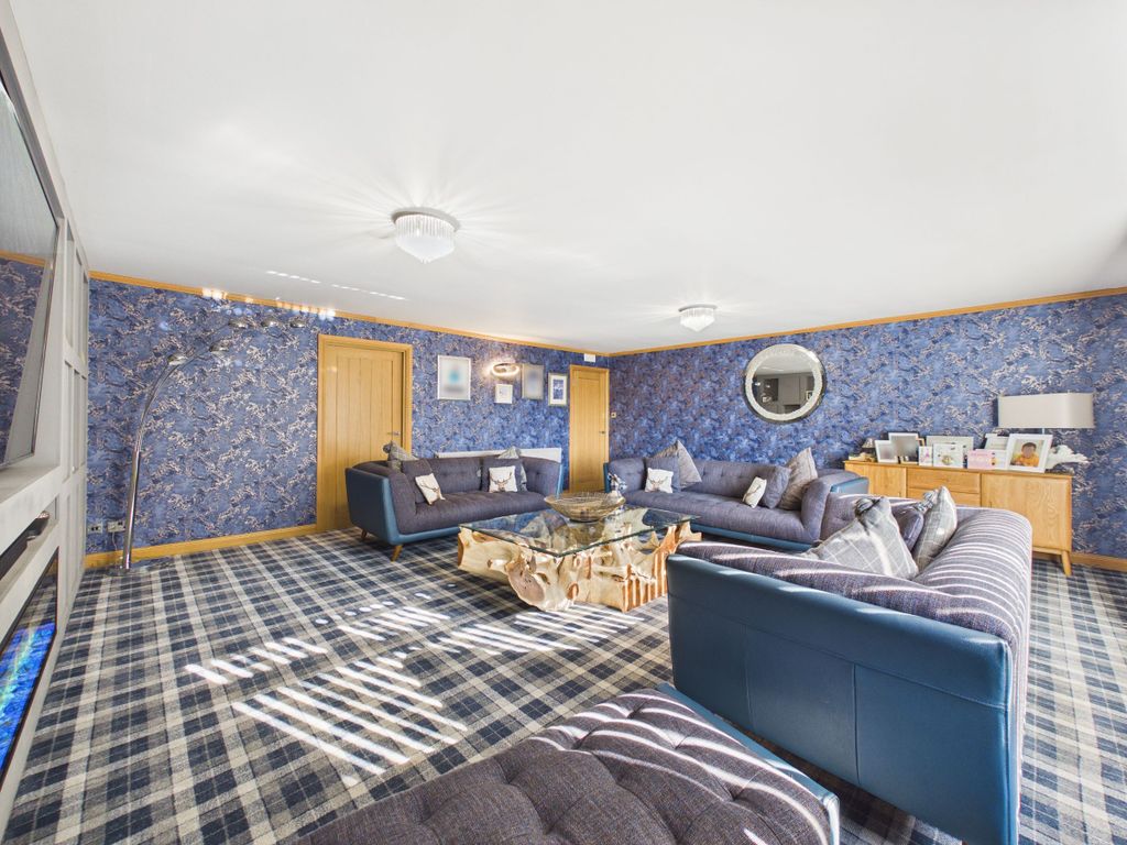 Property photo 3 of 39