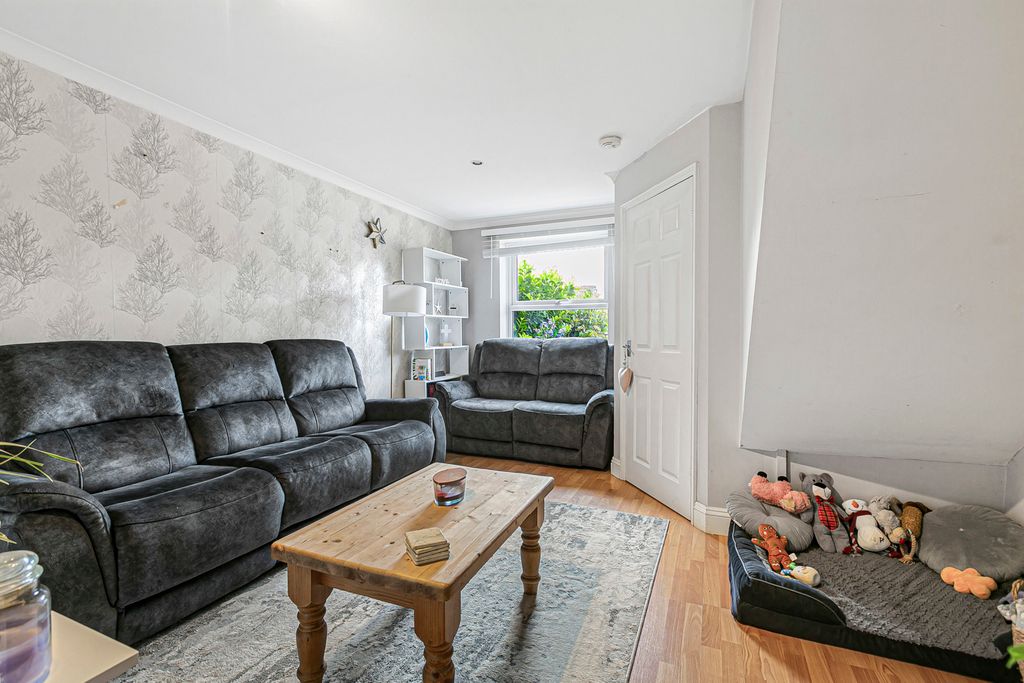 Property photo 2 of 18 Reception Room