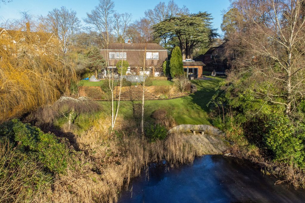 Property photo 1 of 24