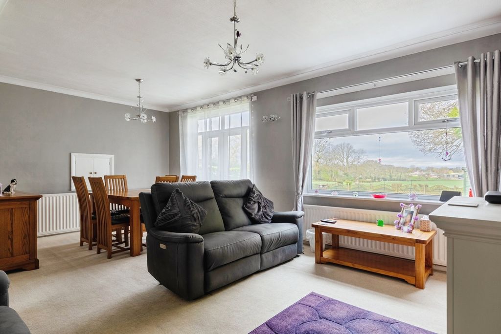 Property photo 3 of 27 Pbox-Img.Jpg