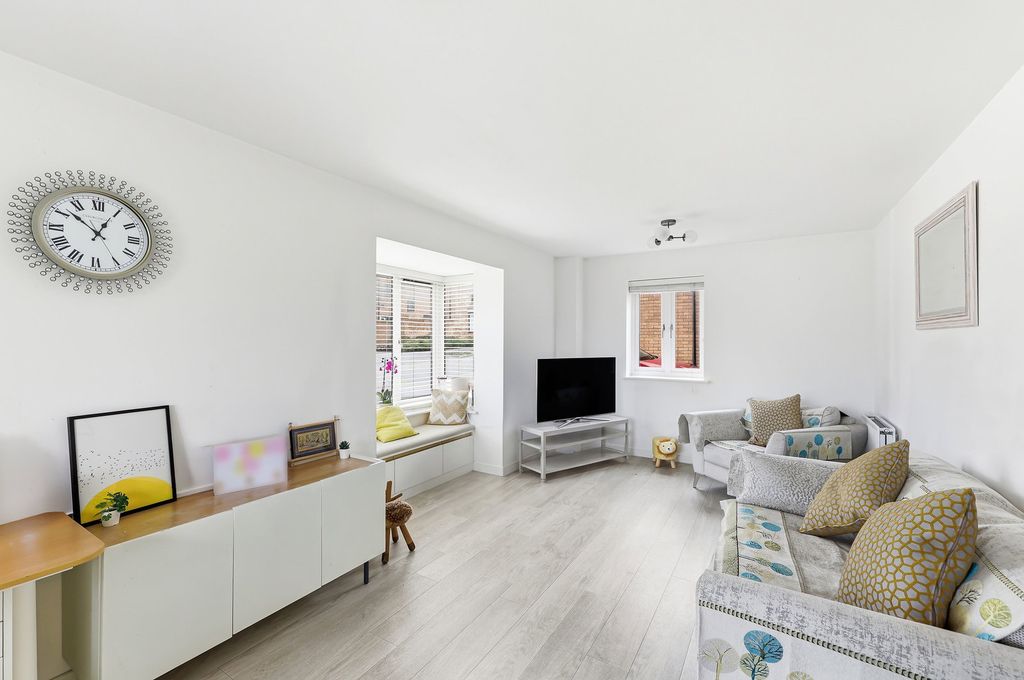 Property photo 2 of 30