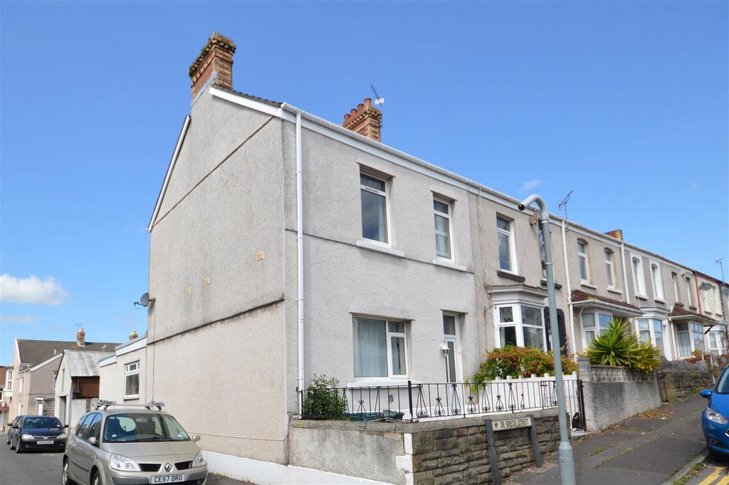 Property photo 1 of 13 1 De Breos Front.Jpg