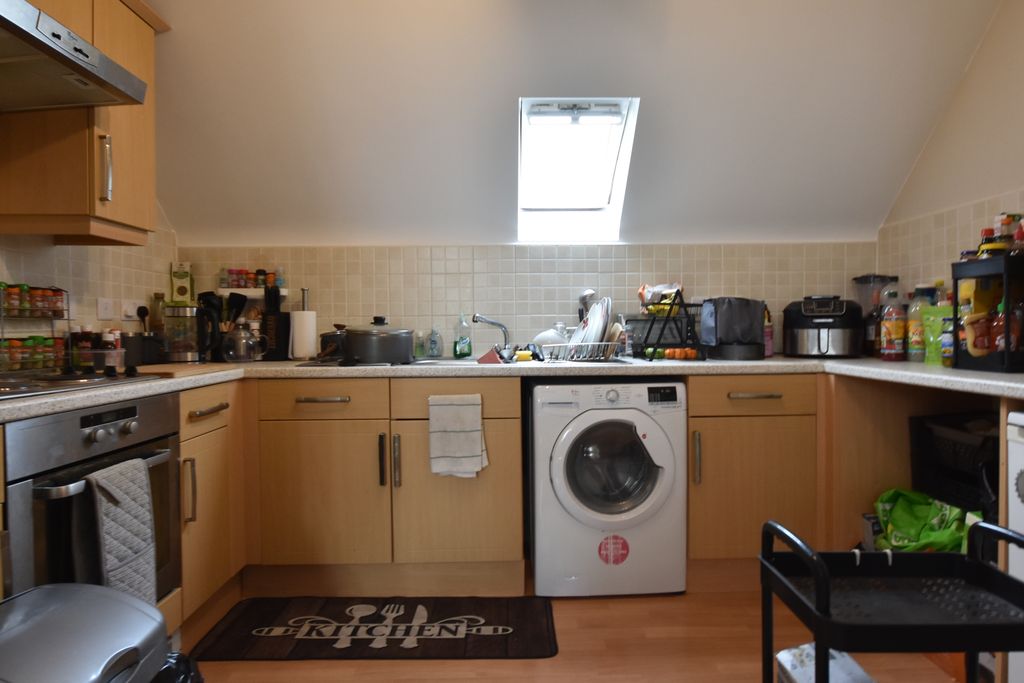 Property photo 3 of 6 Kitchen