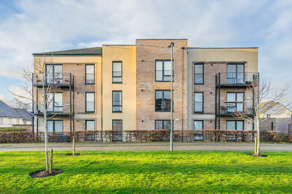 Property photo 1 of 27